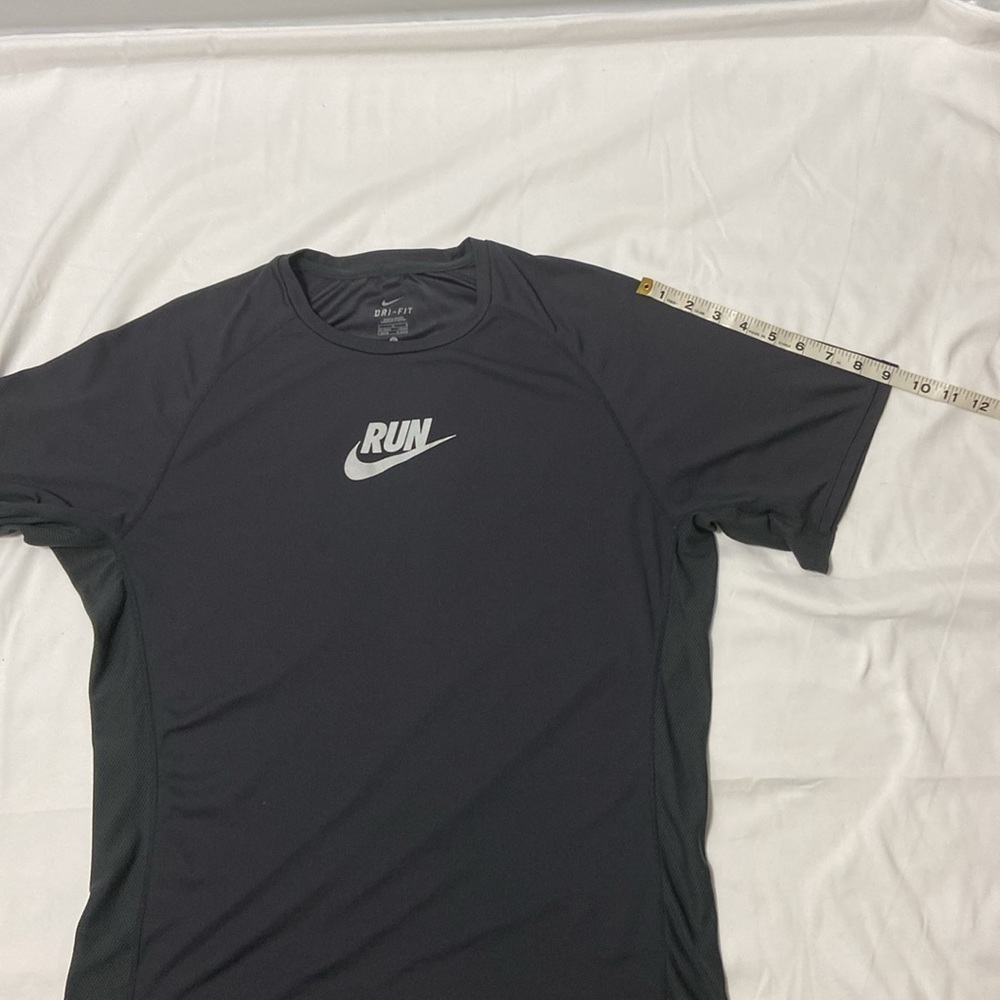 NIKE,MEN,DARK GREY,DRI-FIT,SHORT SLEEVE,ATHLETIC T-SHIRT.SIZE-LARGE - Picture 8 of 13